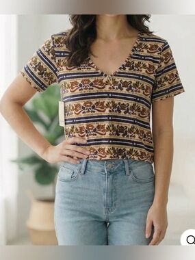 Andthewhy PRINT JACQUARD TOP V Neck Striped Top